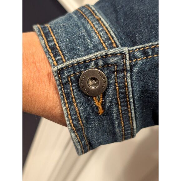 Torrid Classic Jean Jacket Plus Size 3X (22/24) Medium Wash Denim - Picture 5 of 7